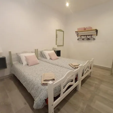 Casa Reyes Feriehus *